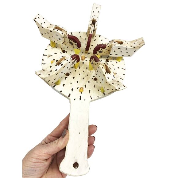 Vintage Folk Art Handmade Toy Chickens Eating When Moved in Circle - Picture 3 of 6